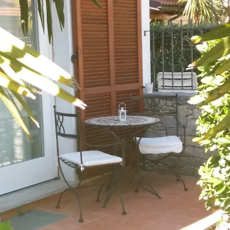 Casa Maria Teresa アパート カンネロ・リヴィエーラ